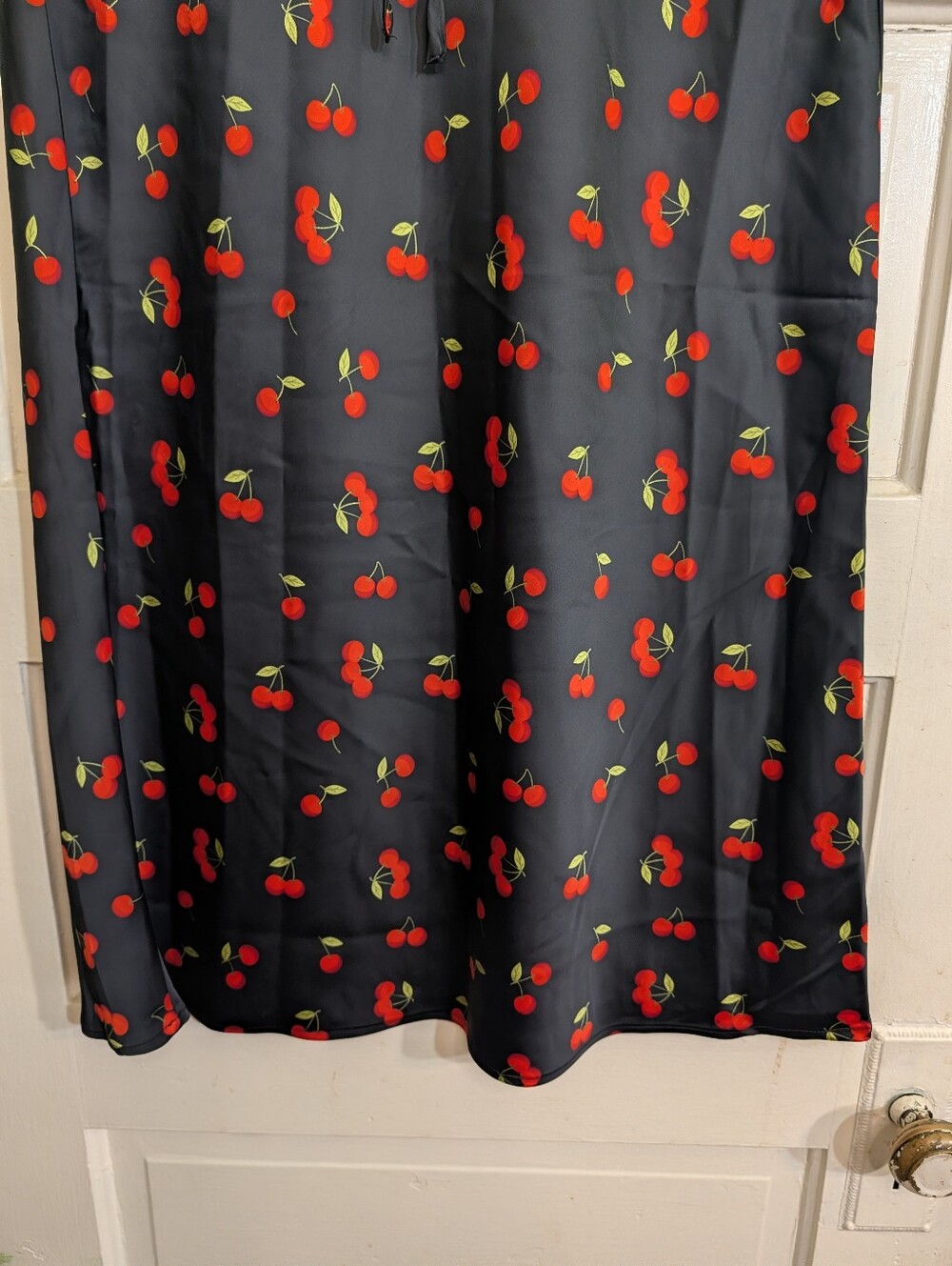 Rachel Zoe Cherry Print Satin Maxi Skirt Size 6 Black Red Drawstring - Picture 4 of 8